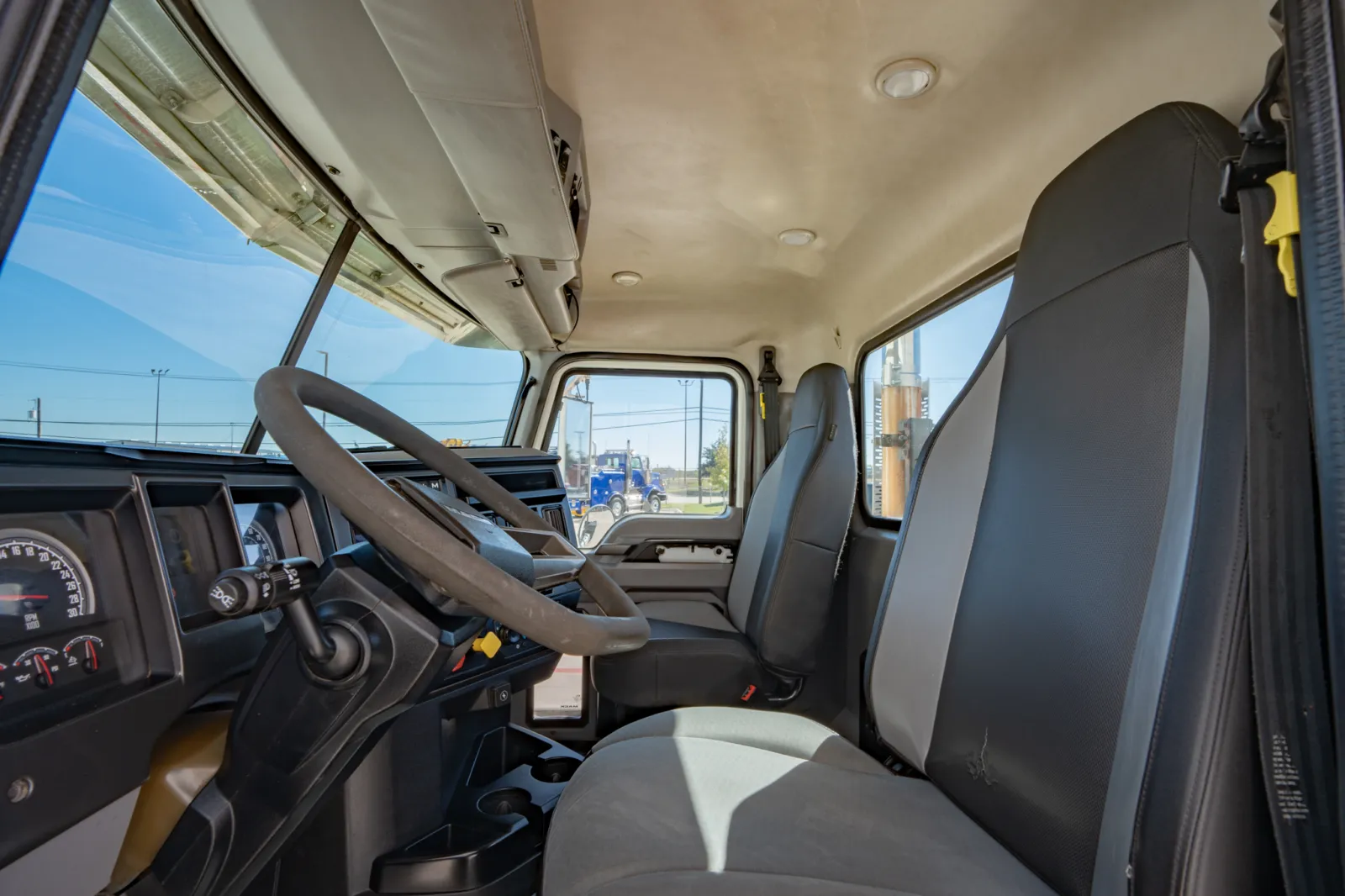 2019 Mack Pinnacle - image 14