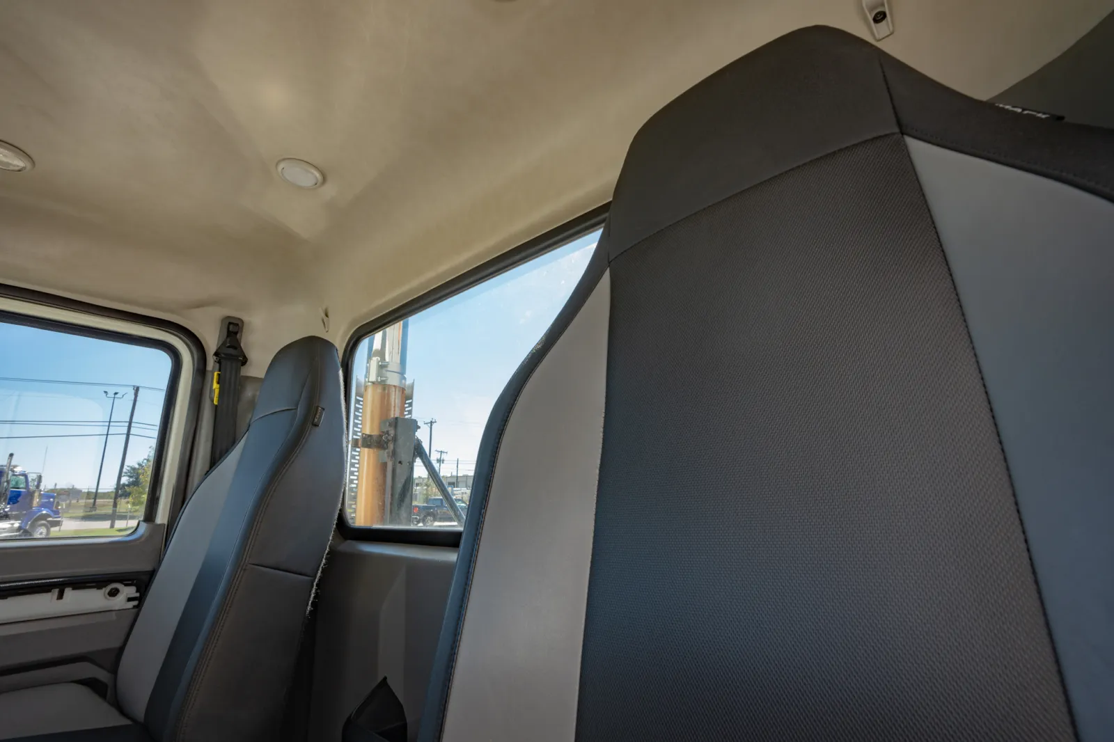 2019 Mack Pinnacle - image 20