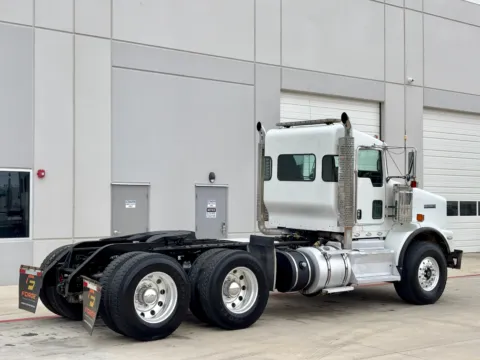 More photos of 2013 KENWORTH T800 at Forge Truck Centers - Texas, TX