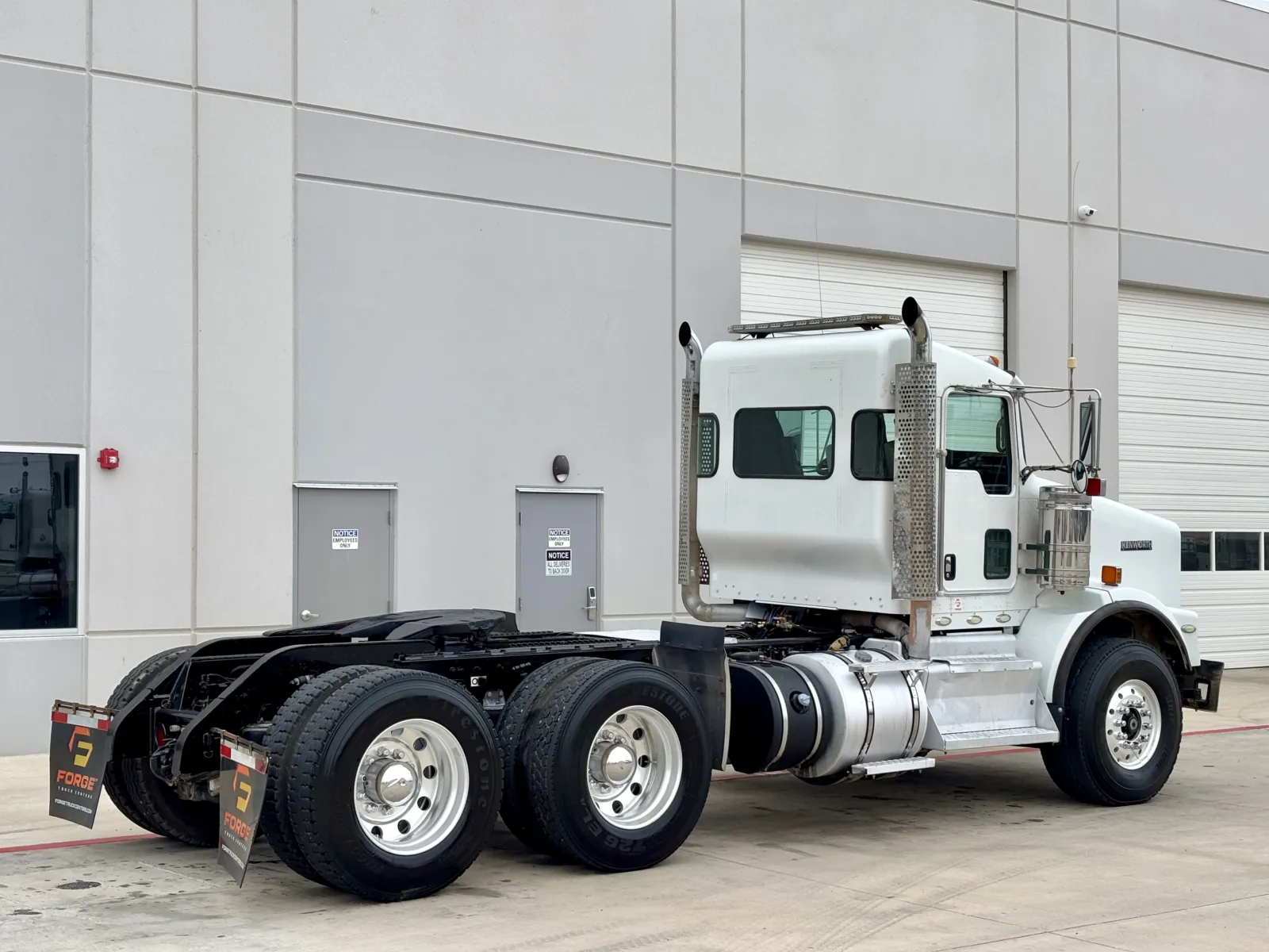 2013 Kenworth T800 - image 5