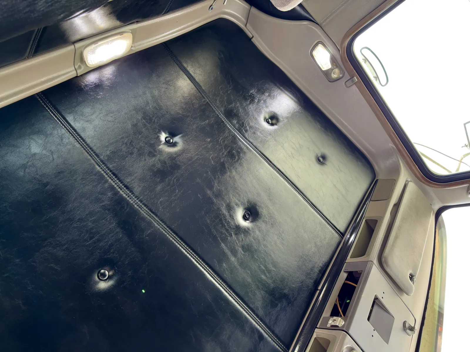 2013 Kenworth T800 - image 21