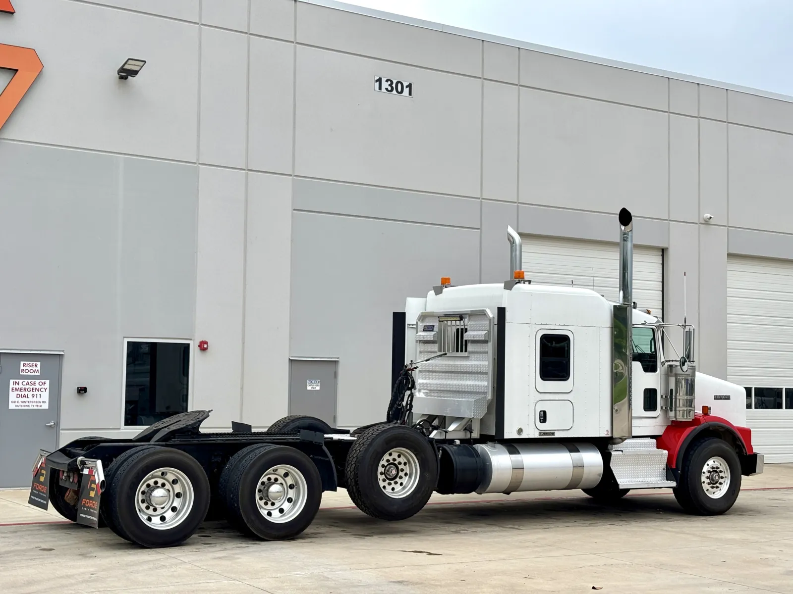 2014 Kenworth T800 - image 5