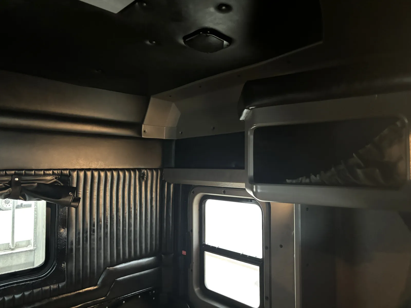 2014 Kenworth T800 - image 23