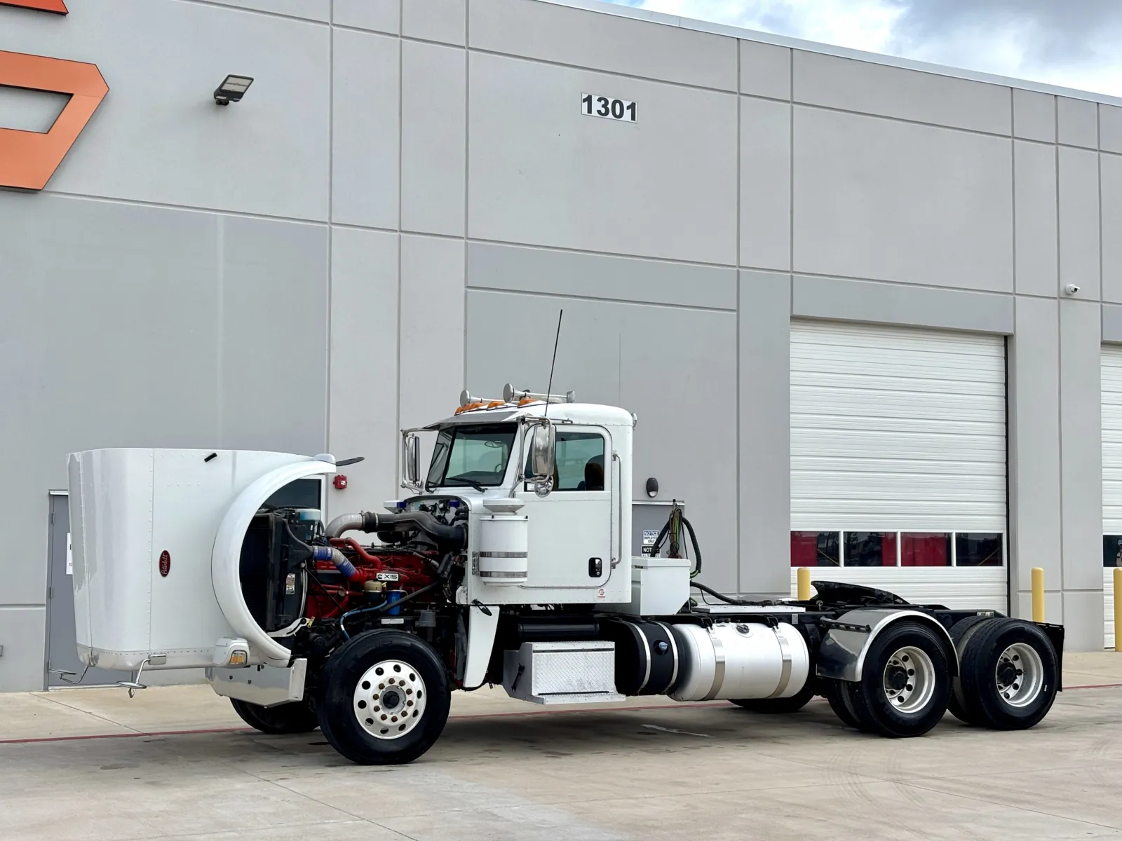 2018 Peterbilt 389 - image 10