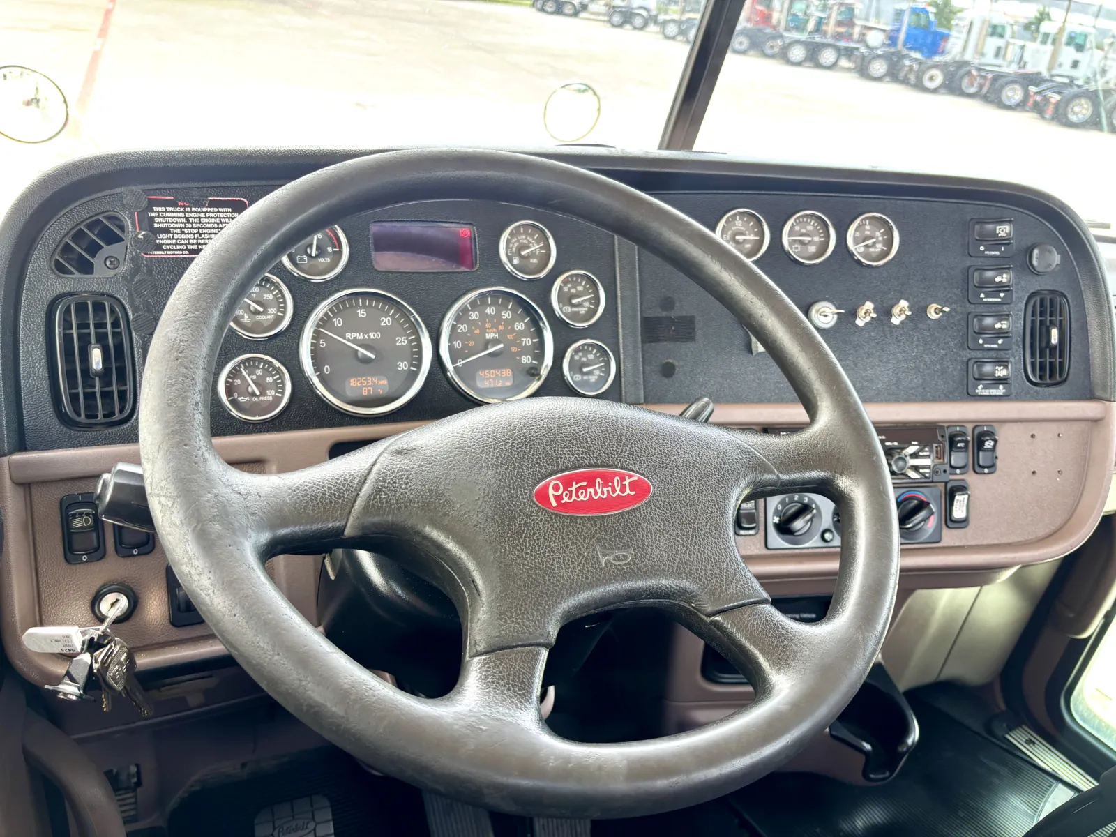 2018 Peterbilt 389 - image 16