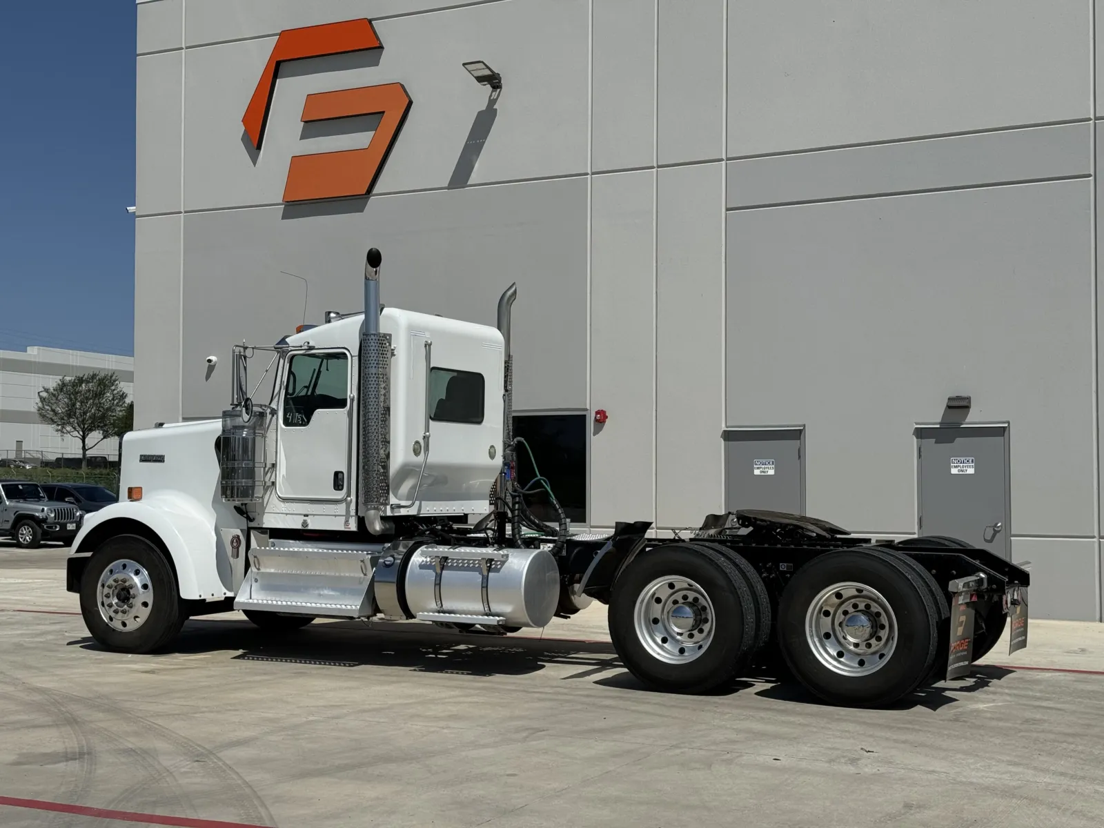2019 Kenworth W900 - image 6