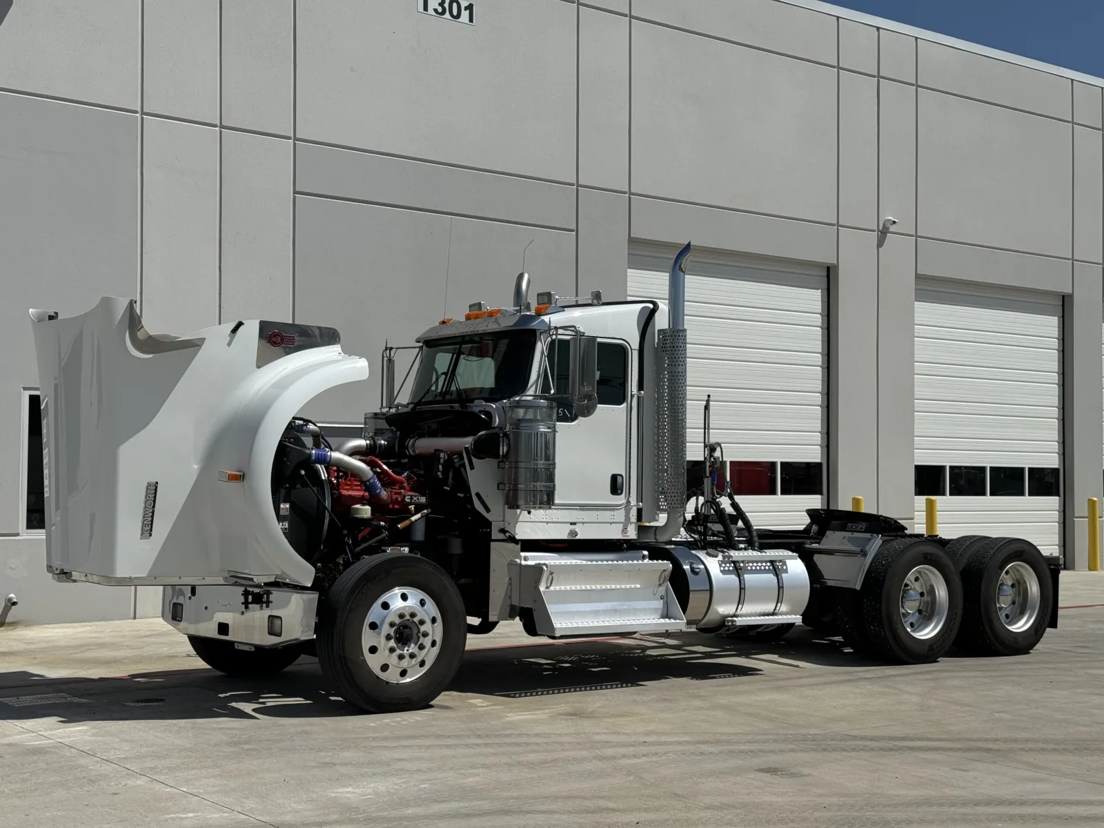 2019 Kenworth W900 - image 10