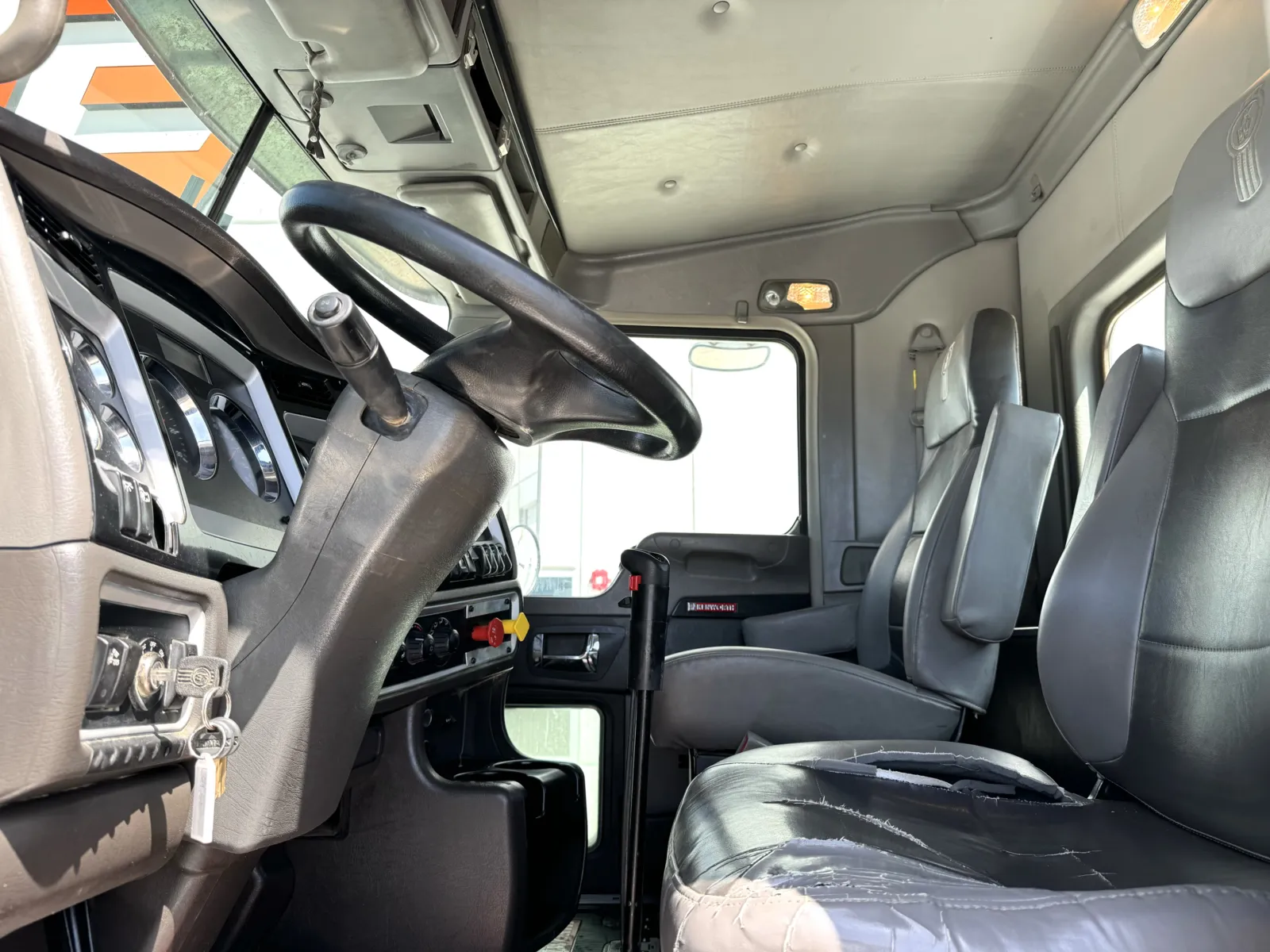 2019 Kenworth W900 - image 14
