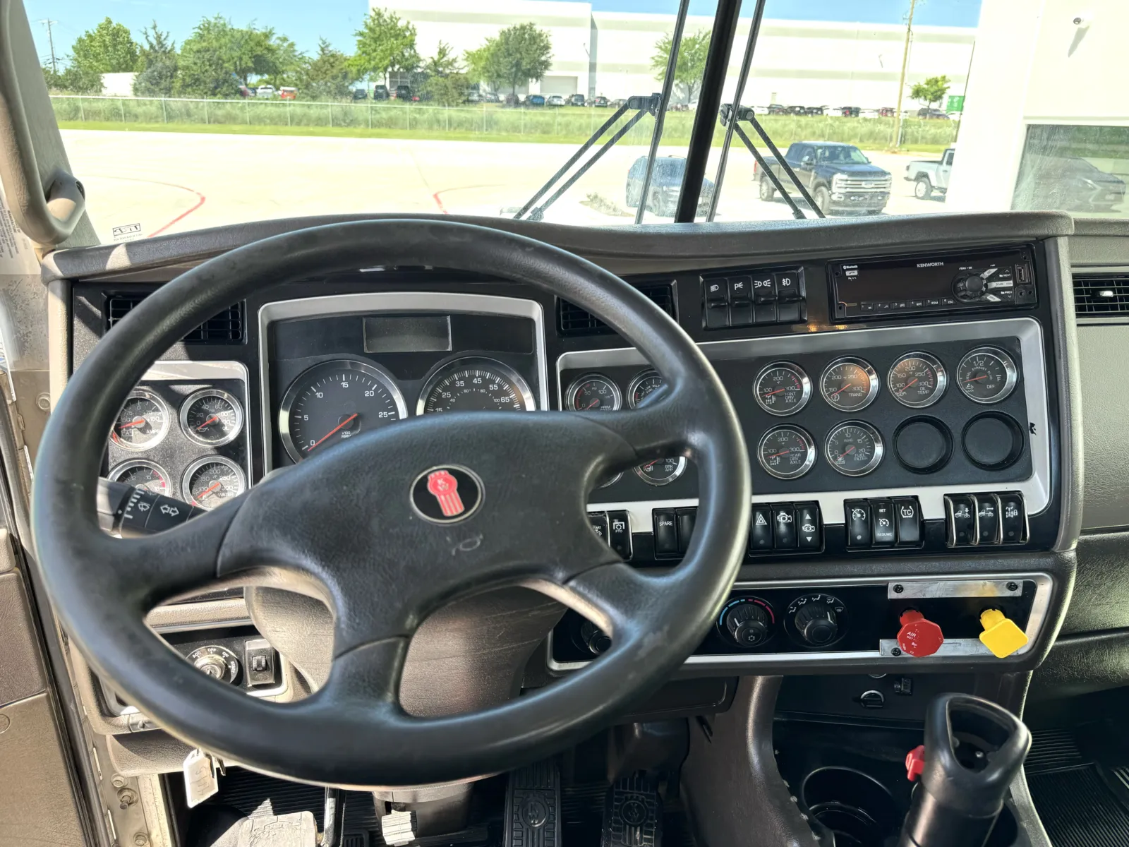 2019 Kenworth W900 - image 16