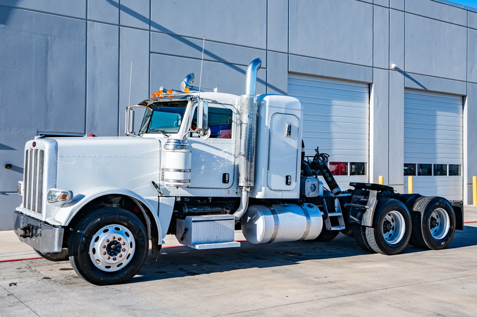 2010 Peterbilt - image 2