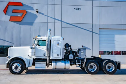 More photos of 2010 PETERBILT 388 at Forge Truck Centers - Texas, TX