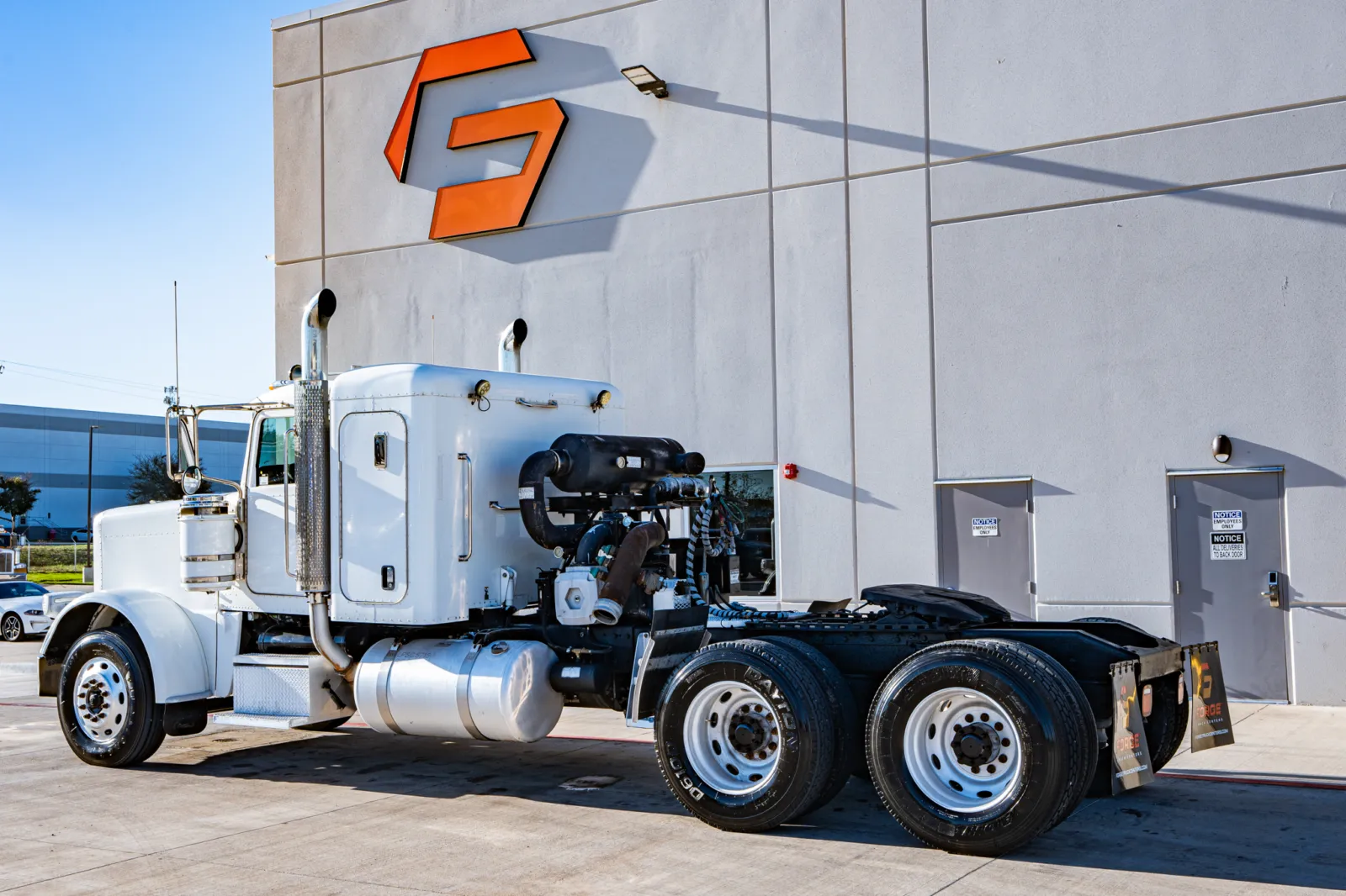 2010 Peterbilt - image 6