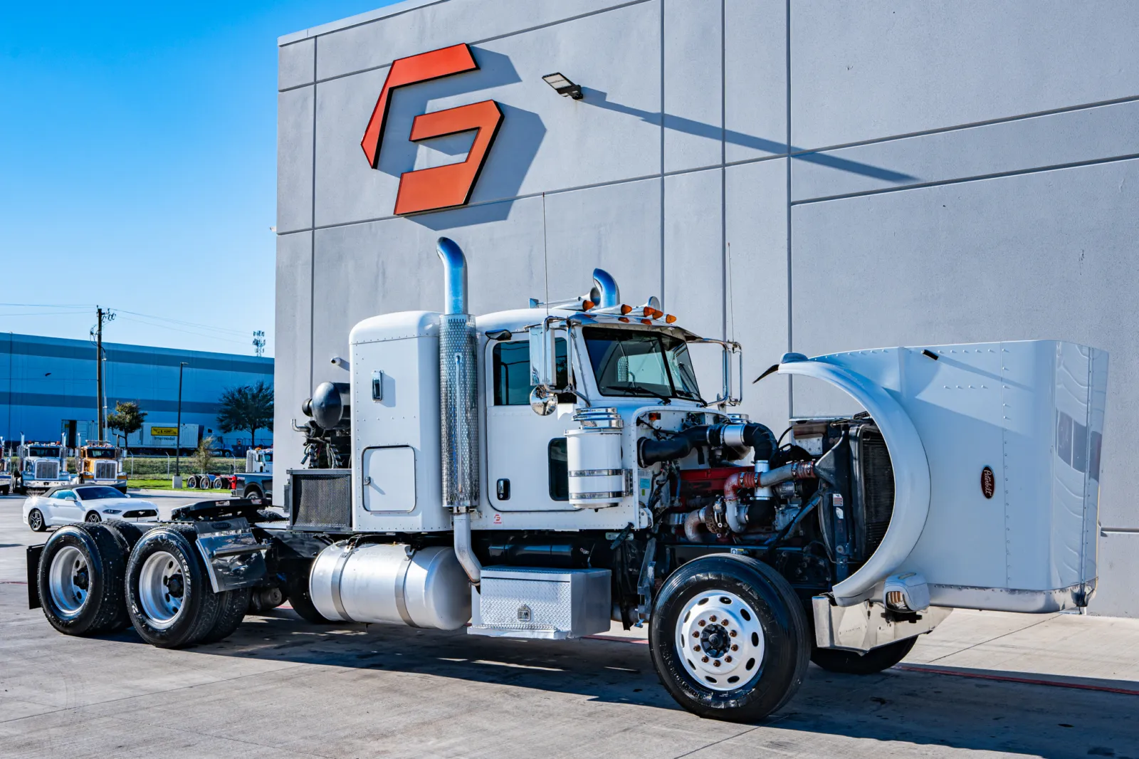 2010 Peterbilt - image 9