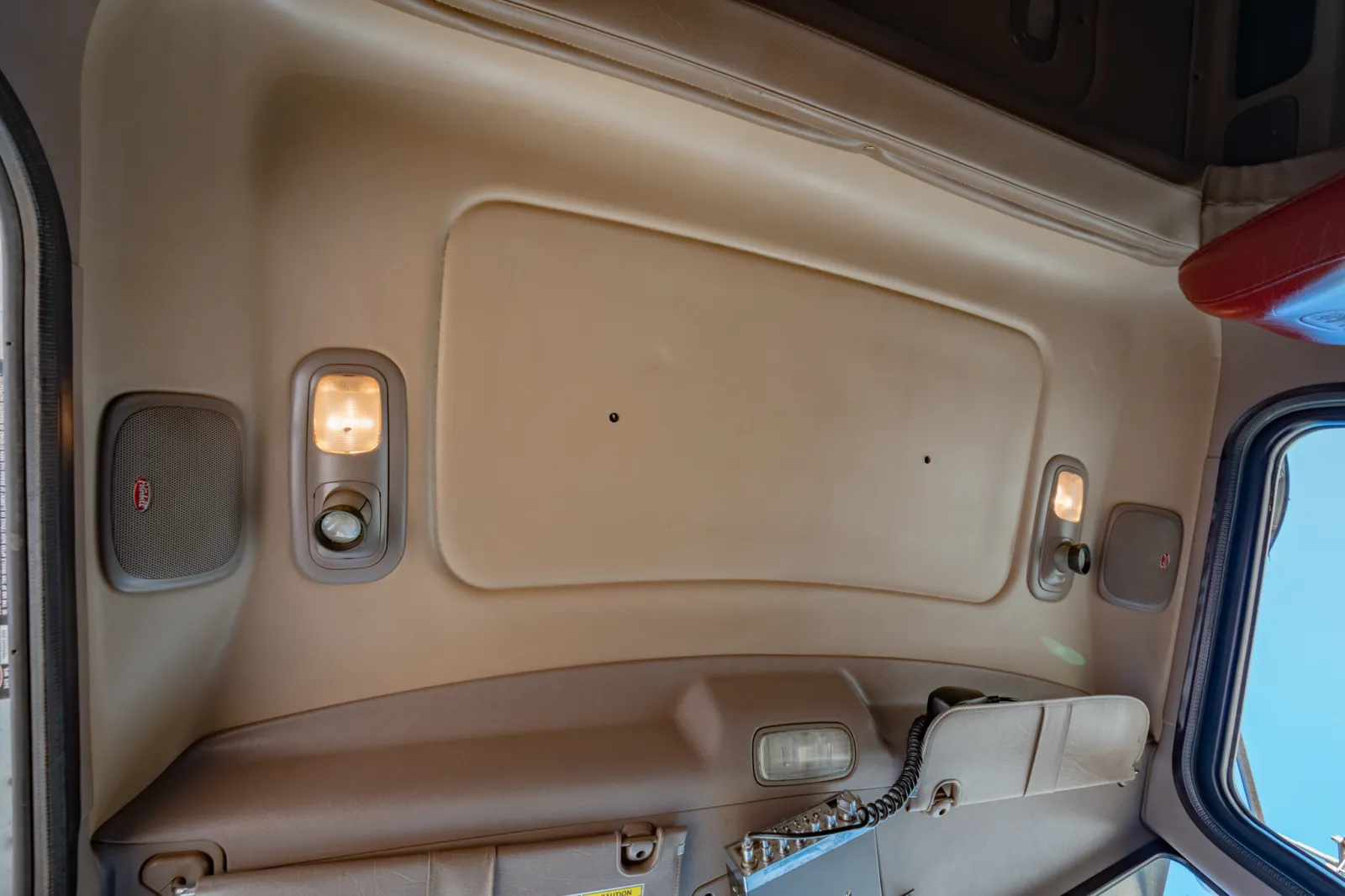 2010 Peterbilt - image 21