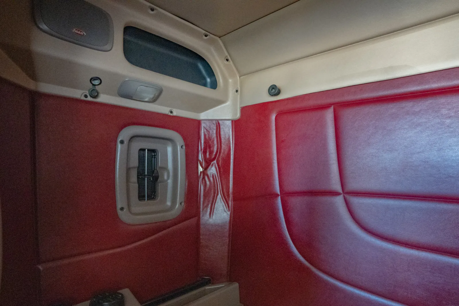 2010 Peterbilt - image 22