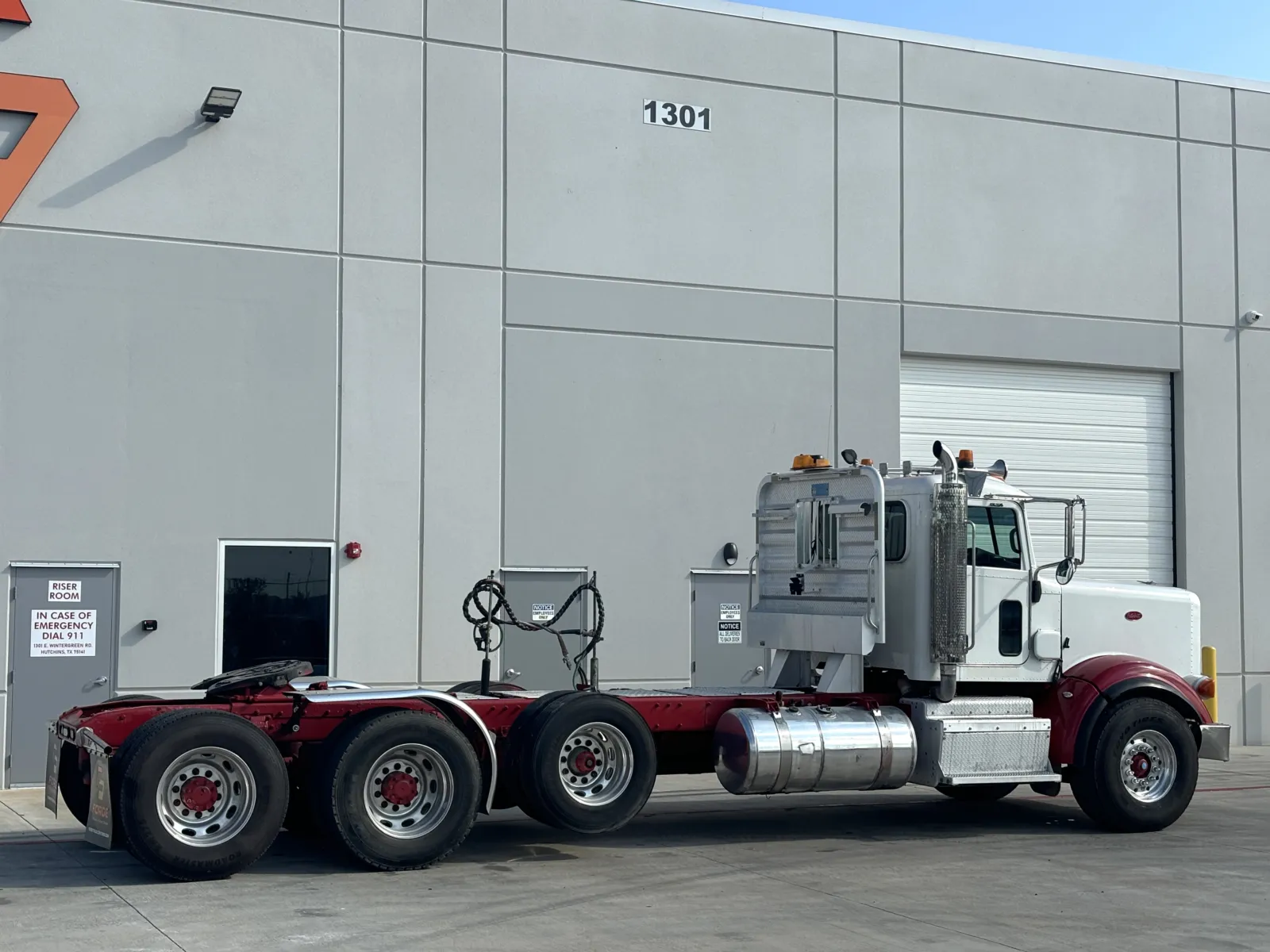 2012 Peterbilt - image 5