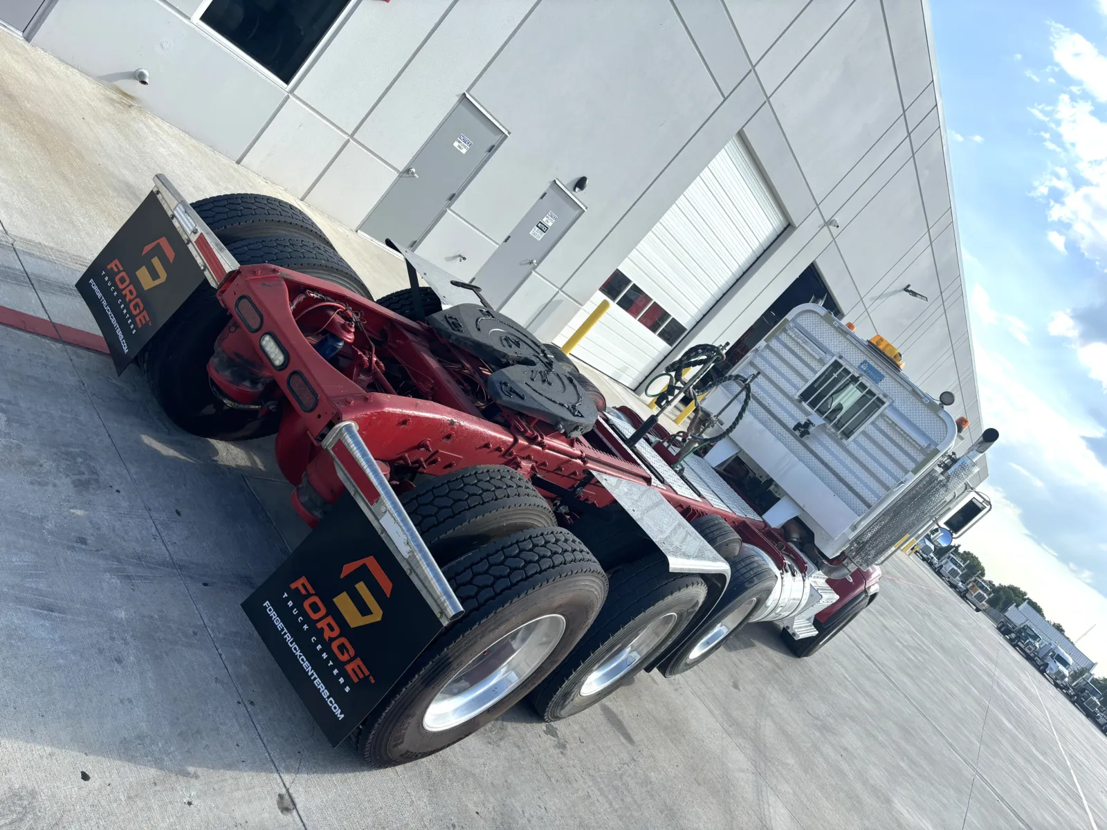 2012 Peterbilt - image 11