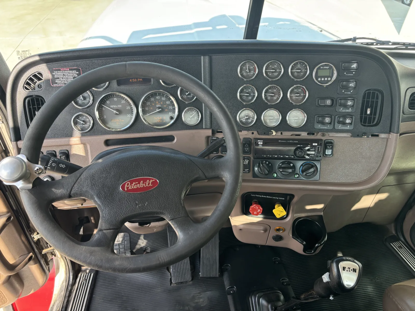 2012 Peterbilt - image 16