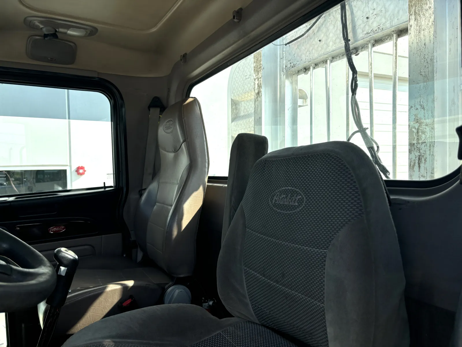 2012 Peterbilt - image 20