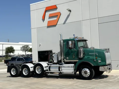 2015 WESTERN STAR 4900SB for sale in Hutchins, TX