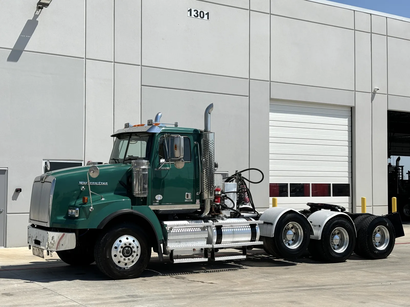 2015 Western Star 4900 - image 2