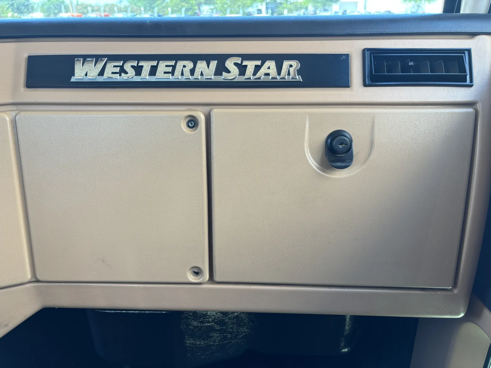 2015 Western Star 4900 - image 19