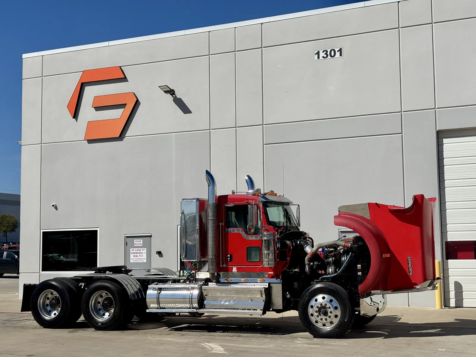 2009 Kenworth W900 - image 9