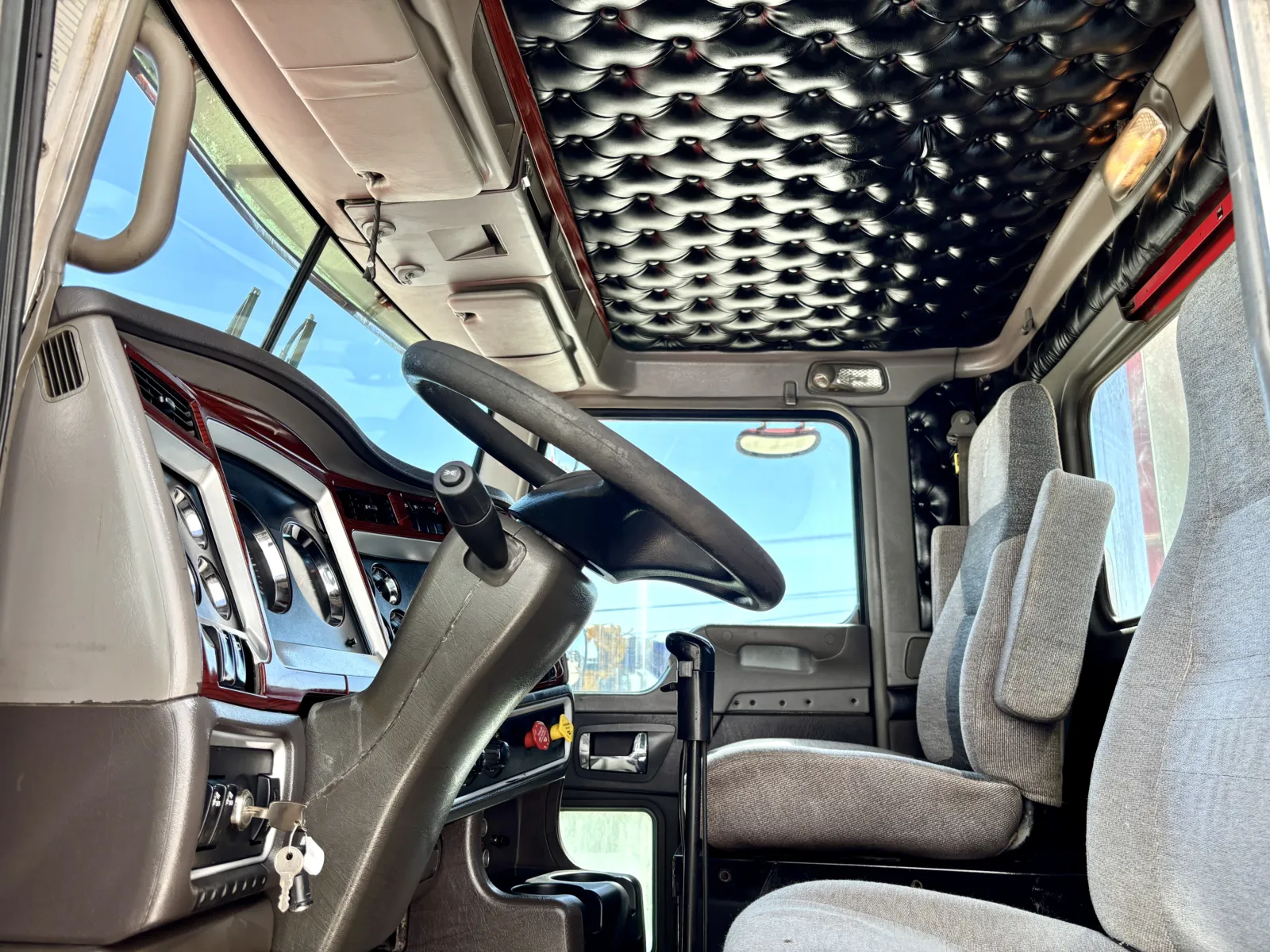 2009 Kenworth W900 - image 13