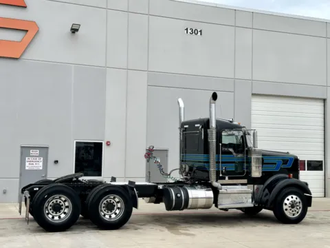 More photos of 2020 KENWORTH W900 at Forge Truck Centers - Texas, TX