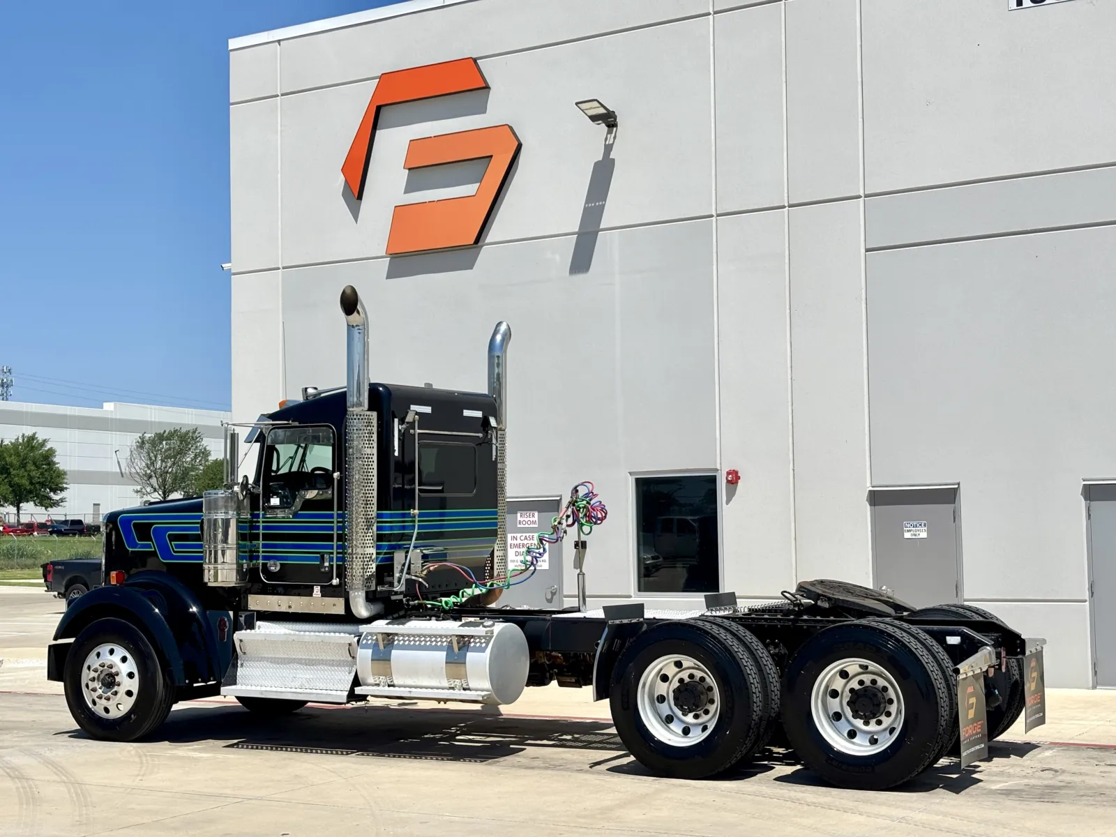 2020 Kenworth W900 - image 6