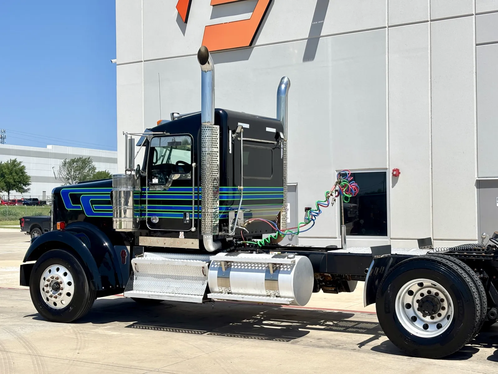 2020 Kenworth W900 - image 8