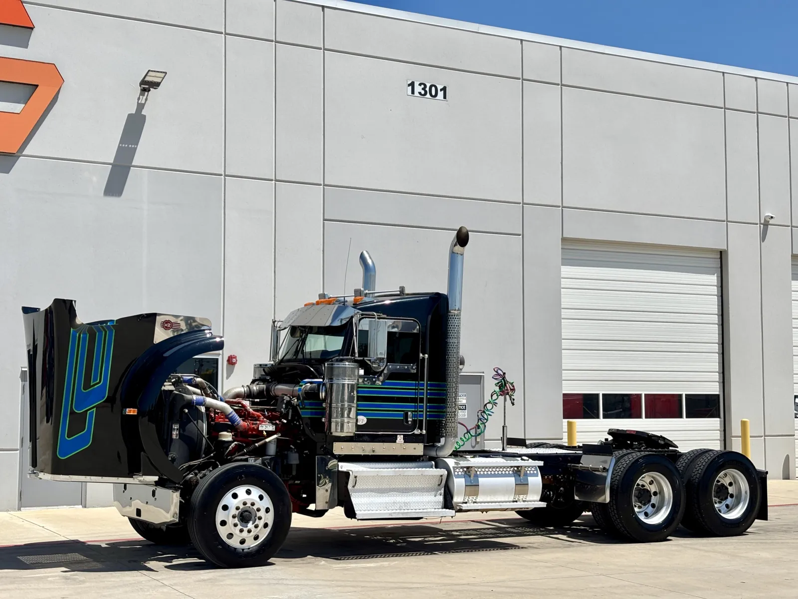 2020 Kenworth W900 - image 10