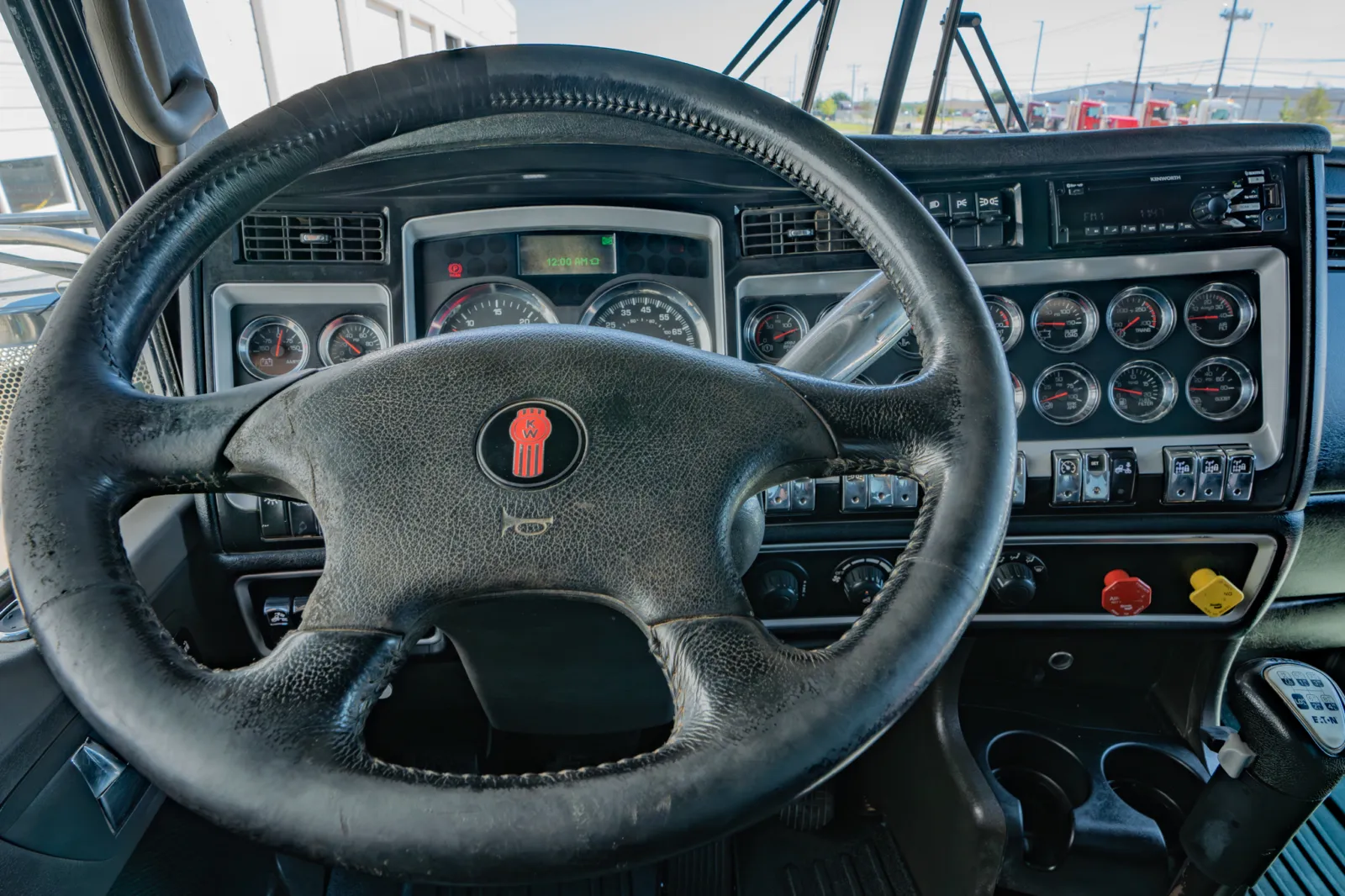 2020 Kenworth W900 - image 15