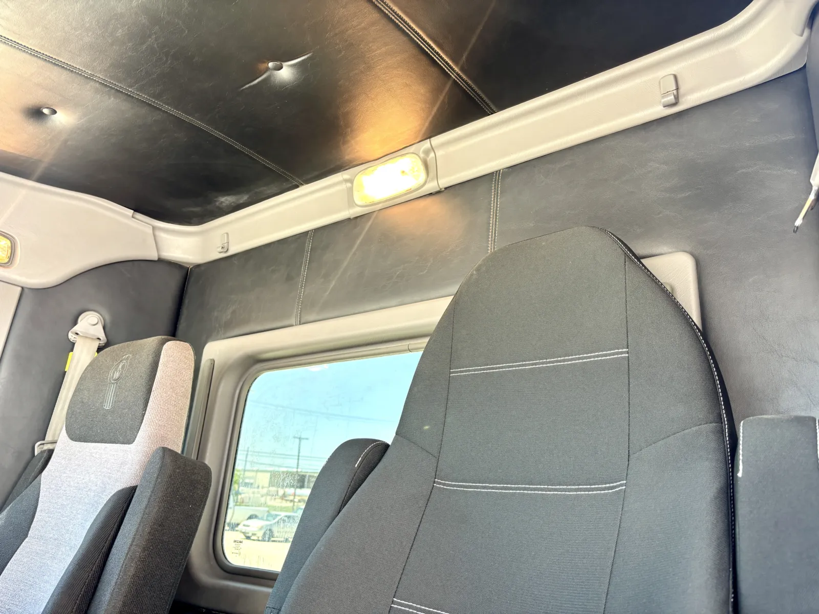 2020 Kenworth W900 - image 19