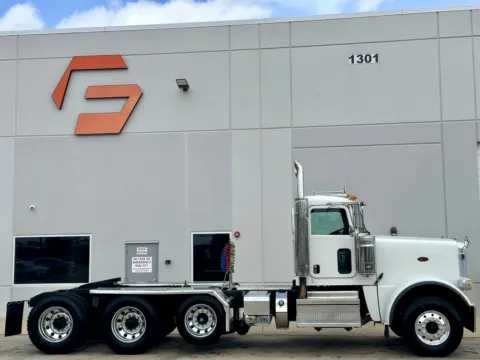 Another view of 2019 PETERBILT 389 for sale in Hutchins, TX at Forge Truck Centers - Texas