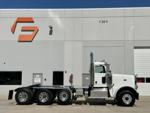Another view of 2019 PETERBILT 389 for sale in Hutchins, TX at Forge Truck Centers - Texas