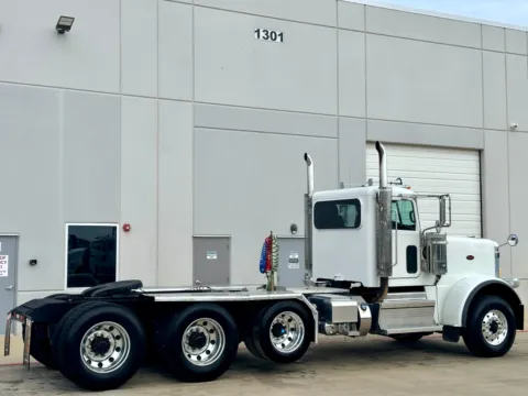 More photos of 2019 PETERBILT 389 at Forge Truck Centers - Texas, TX