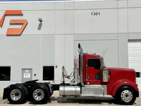 Another view of 2014 KENWORTH W900 for sale in Hutchins, TX at Forge Truck Centers - Texas