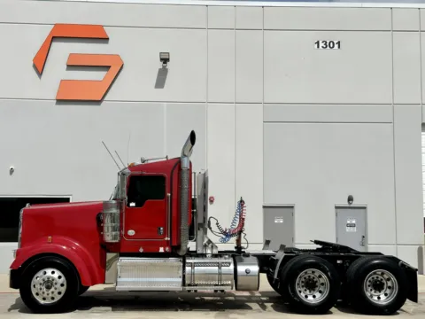 More photos of 2014 KENWORTH W900 at Forge Truck Centers - Texas, TX