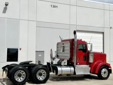 More photos of 2014 KENWORTH W900 at Forge Truck Centers - Texas, TX