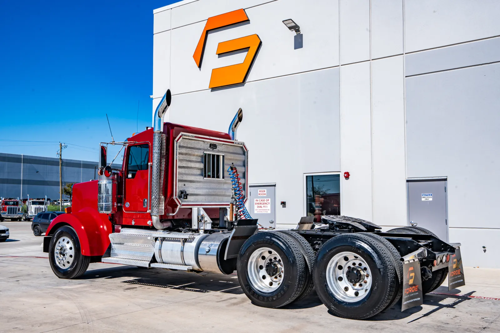 2014 Kenworth W900 - image 6