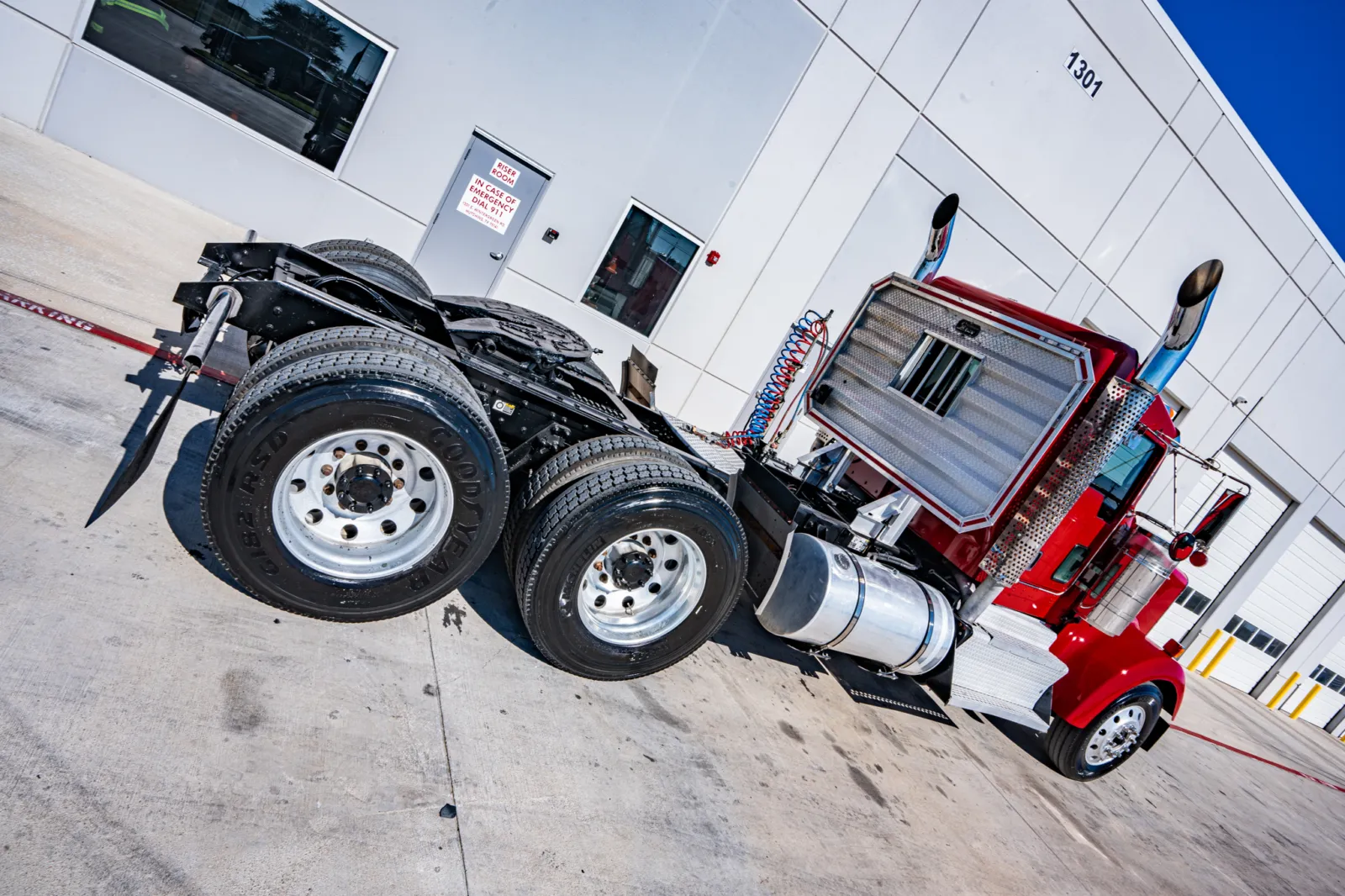 2014 Kenworth W900 - image 11