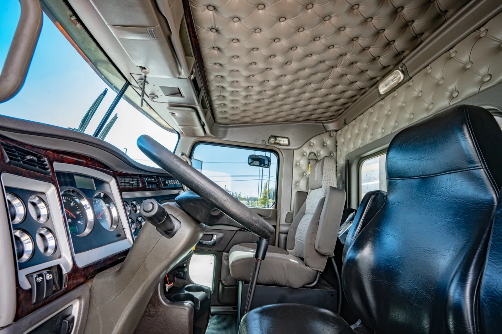 2014 Kenworth W900 - image 14