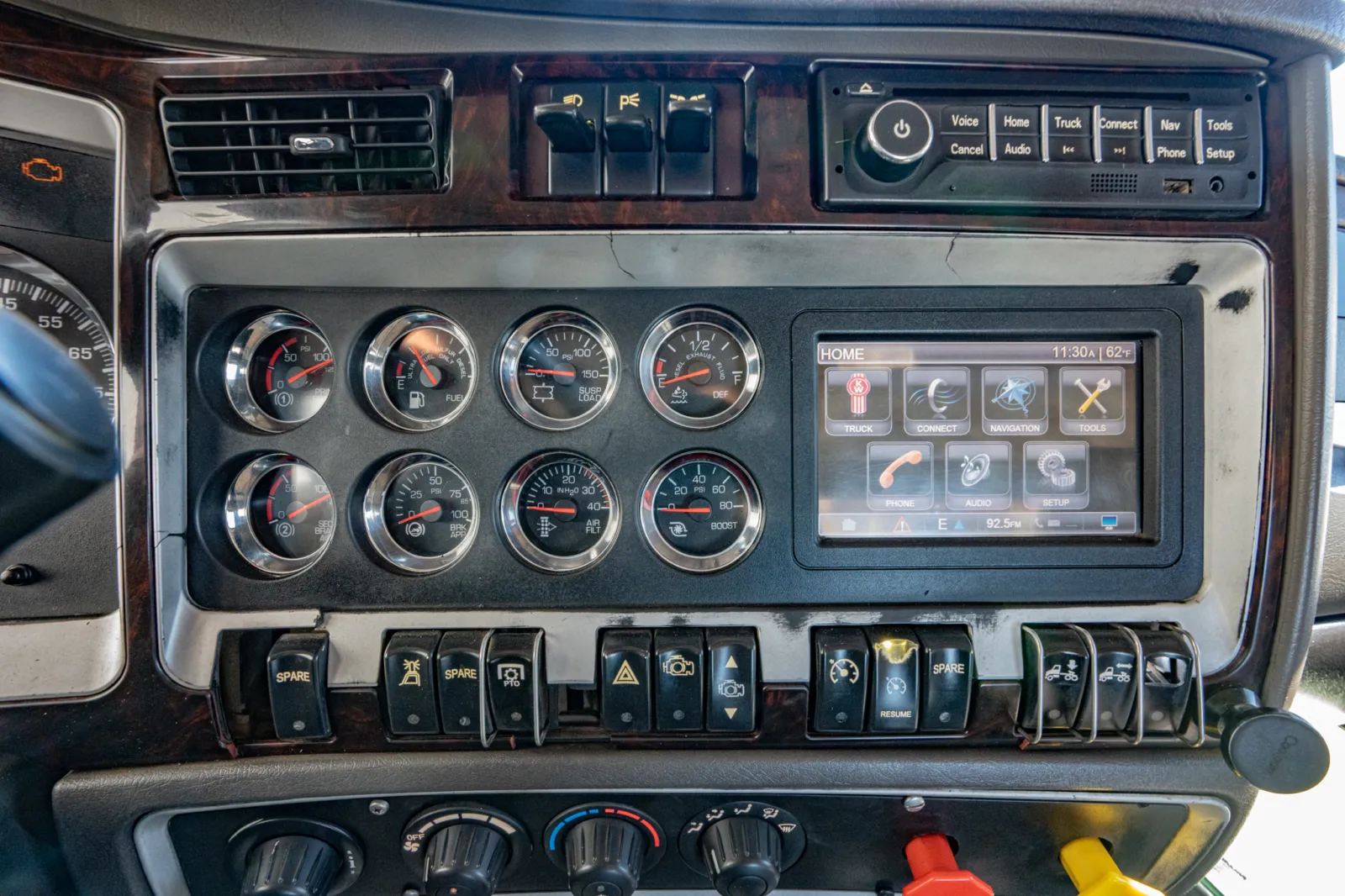 2014 Kenworth W900 - image 18