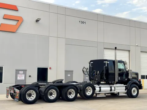 More photos of 2013 WESTERN STAR 4900 EX at Forge Truck Centers - Texas, TX