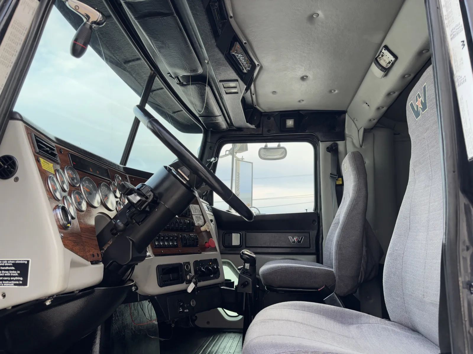 2013 Western Star - image 14