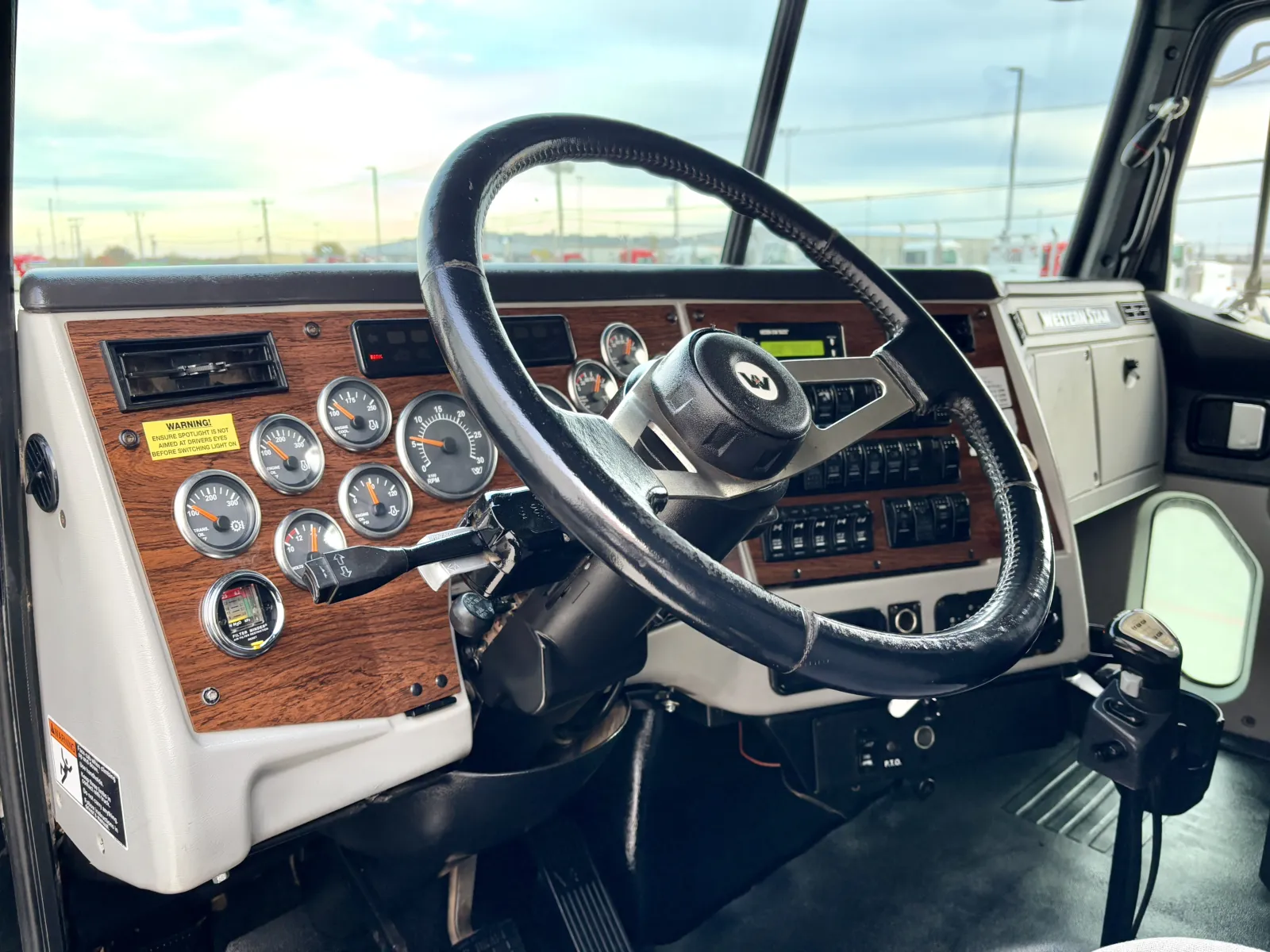 2013 Western Star - image 15