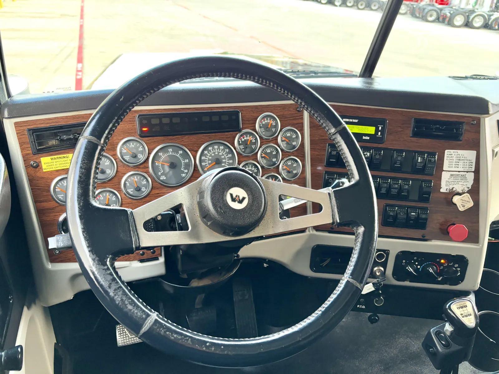 2013 Western Star - image 16