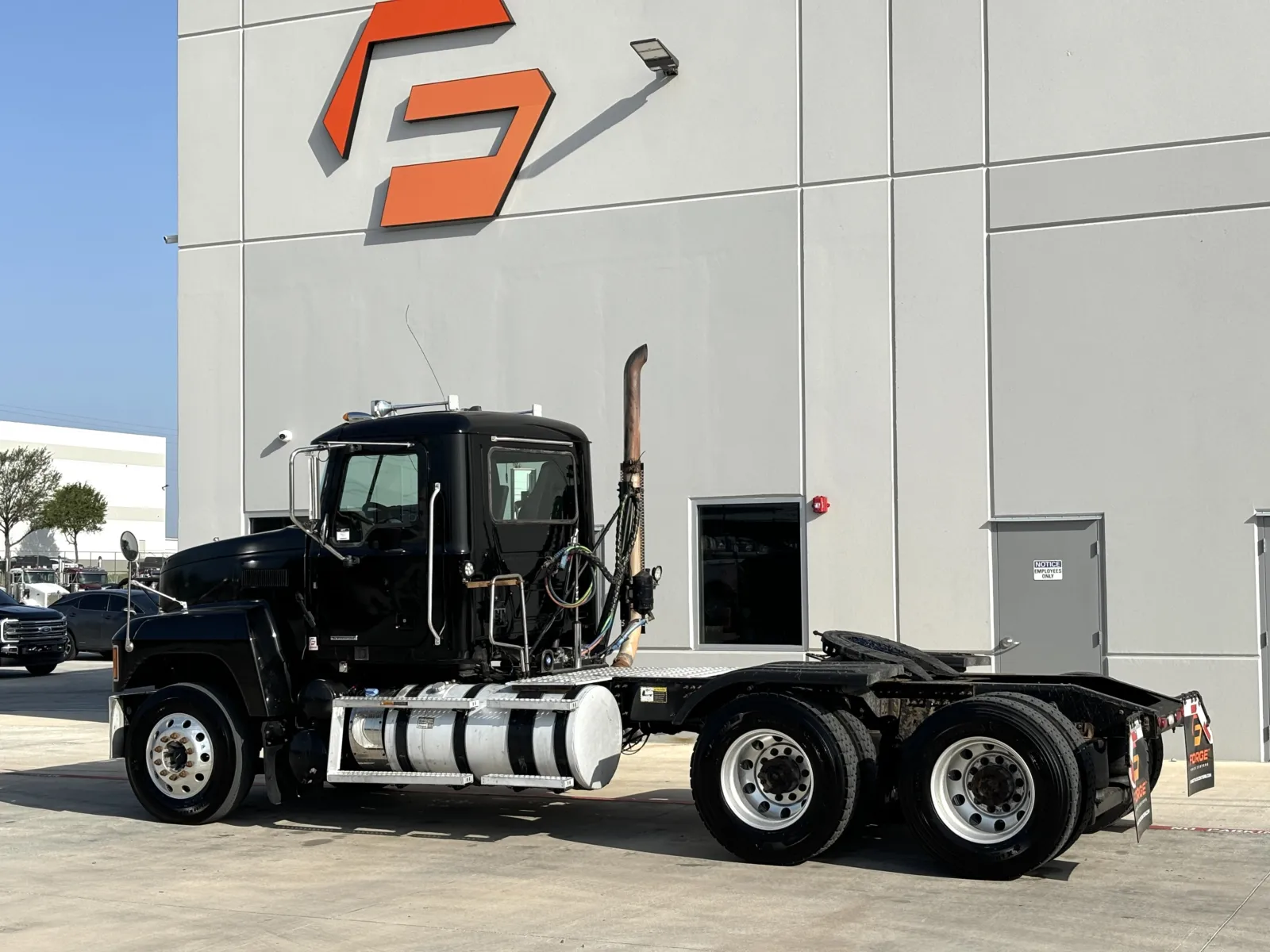 2019 Mack - image 6