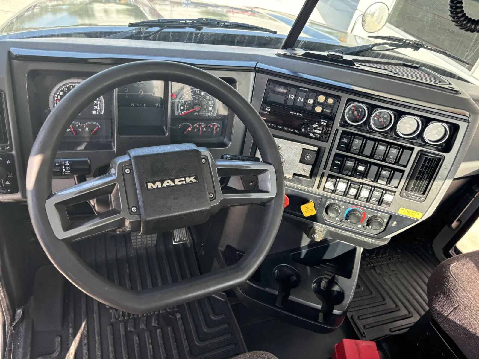 2019 Mack - image 16
